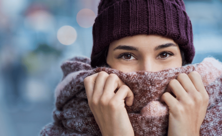 Como posso cuidar da minha pele durante o inverno?