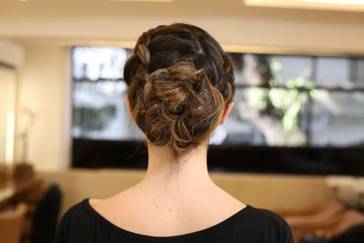 Como fazer um penteado pra arrasar?