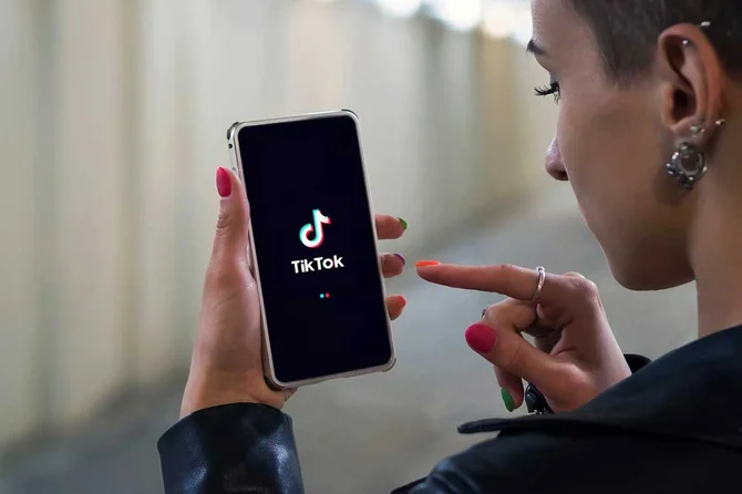 Como ativar ou desativar o modo escuro no TikTok?